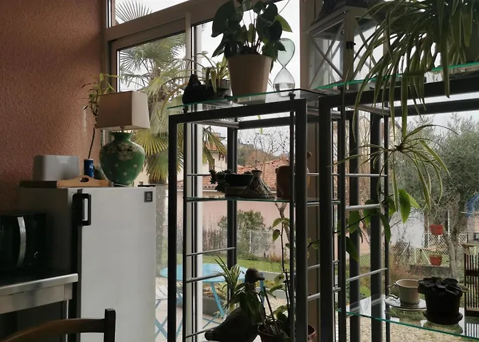 Проживание в семье La Pointe De Sel *